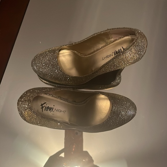 FIONI FABTABULASTIC SHIMMERING HIGH HEELS - Picture 2 of 9